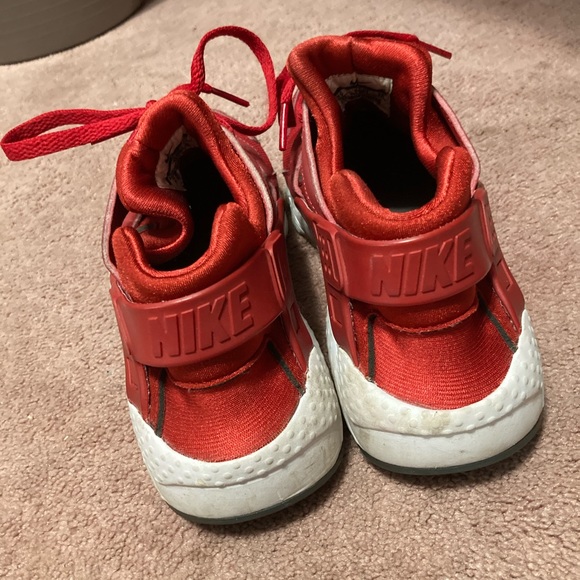 Red Nike air huaraches - Picture 3 of 5
